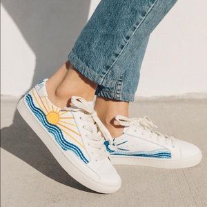 NWOB Soludos Sunrise Sunset Embroidered Sneakers